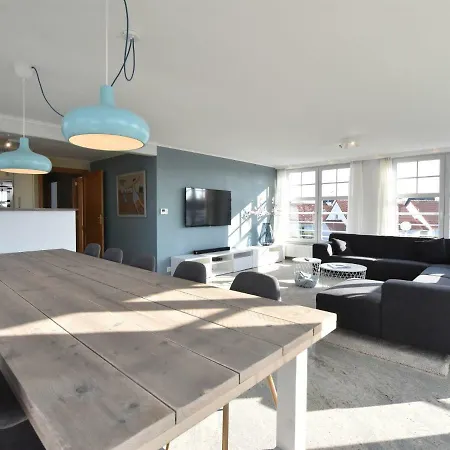 Appartement Modern In By The Seabeach