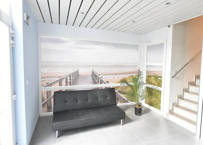 In Near The アパート *