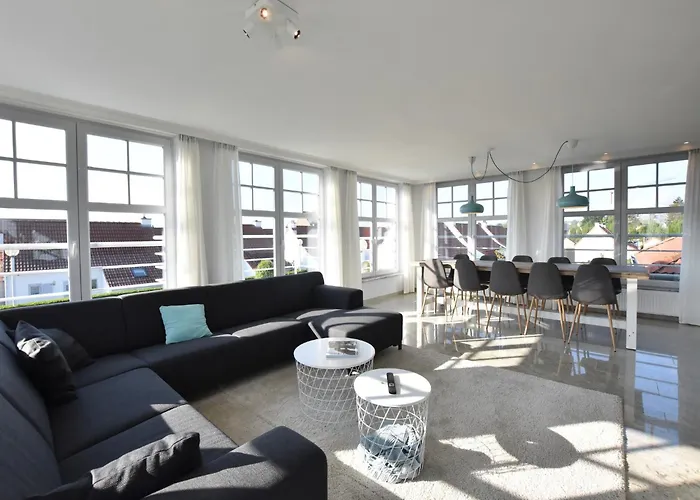 In Near The アパート